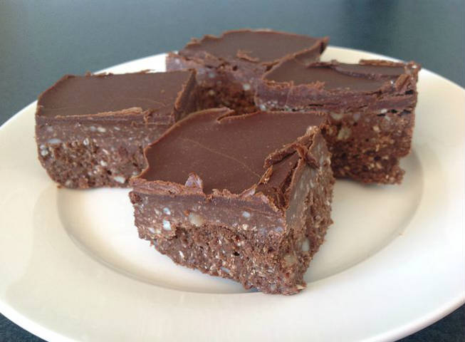 Raw Protein Packed Superfood Brownies – LYNDA GRIPARIC NATUROPATH